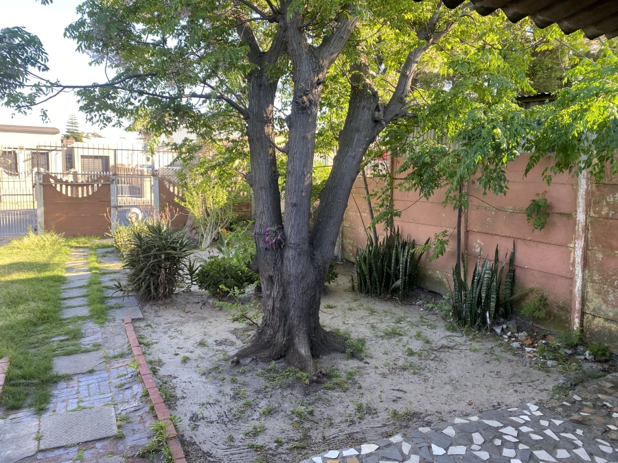 2 Bedroom Property for Sale in Leonsdale Western Cape